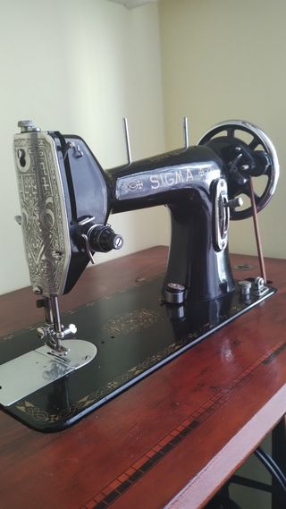 MÁQUINA DE COSER ANRIGUA MARCA SIGMA