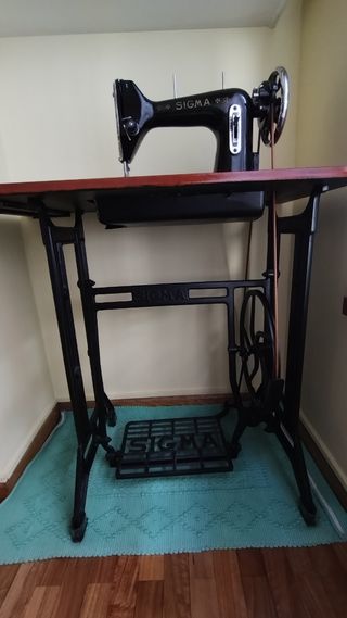 MÁQUINA DE COSER ANRIGUA MARCA SIGMA