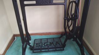 MÁQUINA DE COSER ANRIGUA MARCA SIGMA