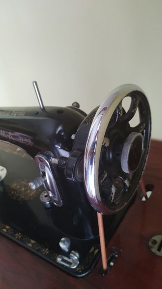 MÁQUINA DE COSER ANRIGUA MARCA SIGMA