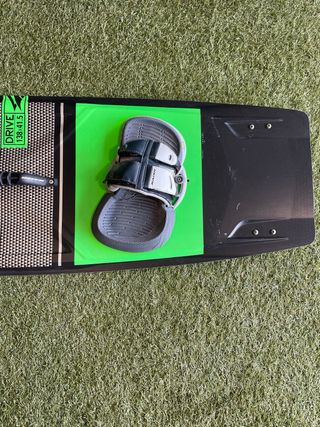 TABLA KITE NAISH DRIVE 138x41.5 Excelente estado