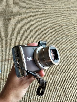 Canon PowerShot SX200 IS con accessorios