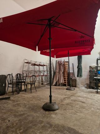 Parasoles terraza Estrella Damm