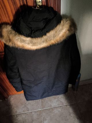 Parka acolchada. Impermeable -
