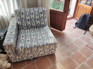 Sofá mas butaca blanco y azul