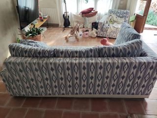 Sofá mas butaca blanco y azul