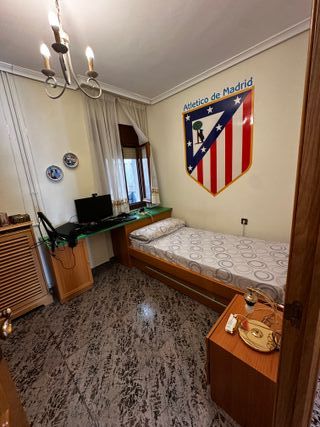  ¡PISO PARA ESTUDIANTES EN EL CENTRO DE CUENCA!. 