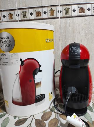 Cafetera Dolce Gusto Krups roja