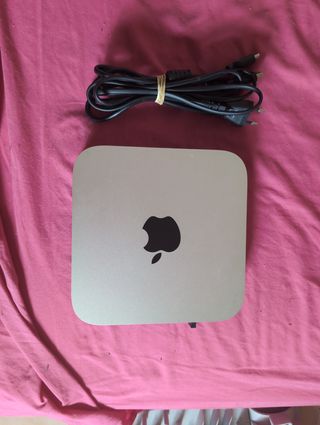 Mac mini A1347 Plata