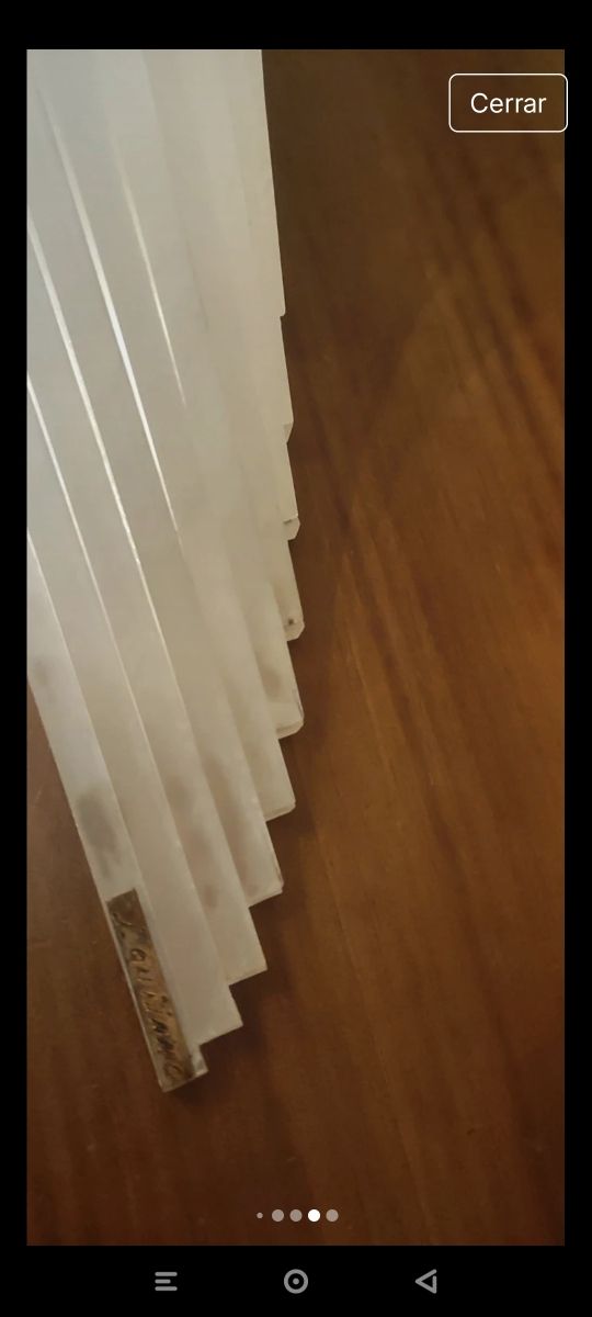 Escultura en metacrilato del escultor J. Quijano 