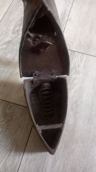 Plancha de carbón antigua