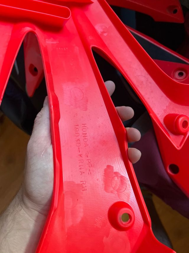 Tapas laterales deposito CRF250R