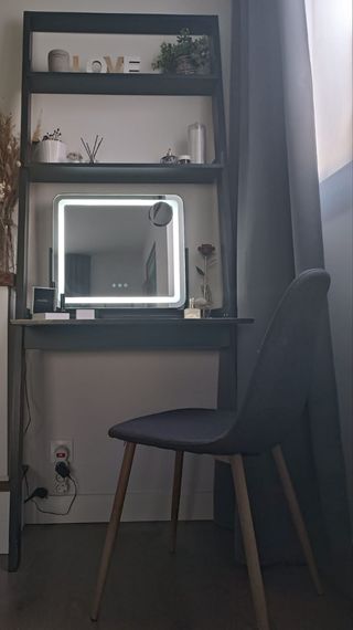 Scrivania/trucco a scaletta