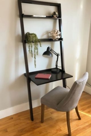 Scrivania/trucco a scaletta