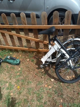Bicicleta plegable blanca