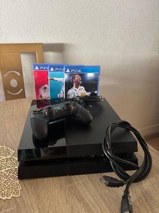PS4 (PlayStation 4) 500GB - FIFA 18, 19, 20 y GTA5