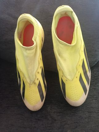 Botas fútbol Adidas 
