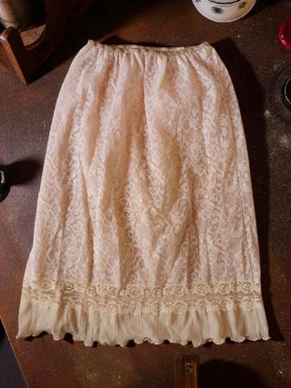 Enagua encaje beige vintage