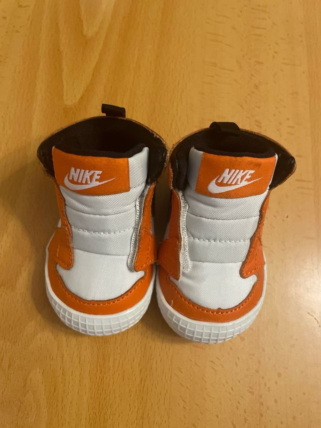 Jordan 1 bebé (Naranja)