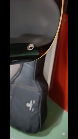 Guitarra electroacústica SeeHan