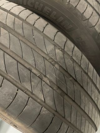 2 Ruedas Michelin 215/65 R17 usadas