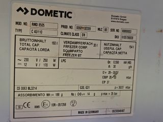 Nevera Dometic trivalente Modelo: RDM8505