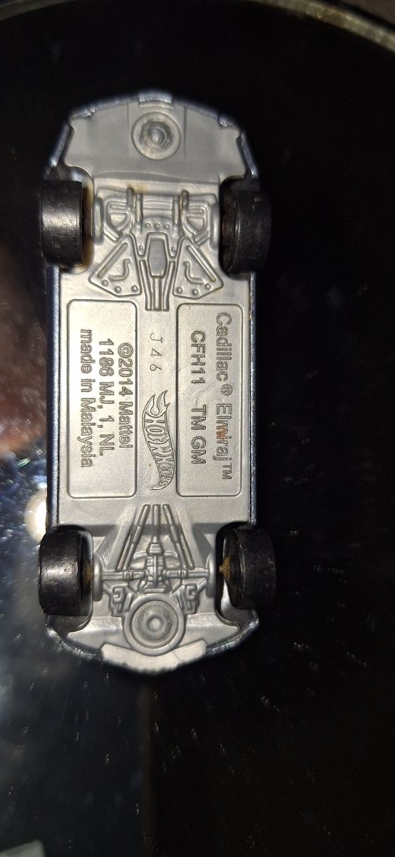 Hot Wheels Cadillac 1/64