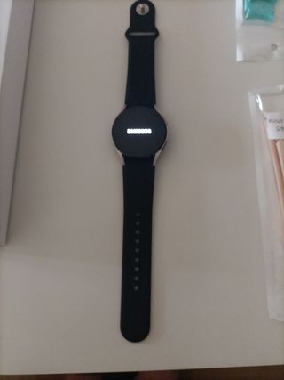 Samsung Galaxy Watch 5 (40mm) + Pulseras