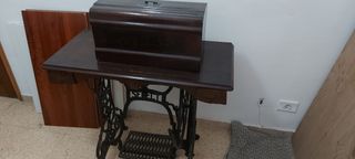 Máquina coser antigua (años 60)