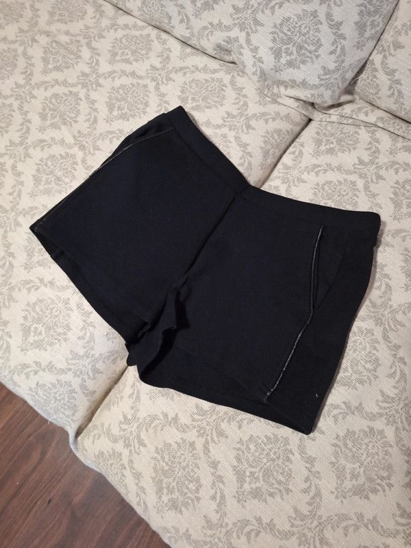 Shorts negros elegantes