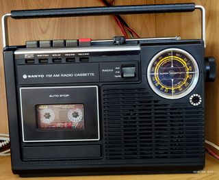 Radio Cassette SANYO - Portátil