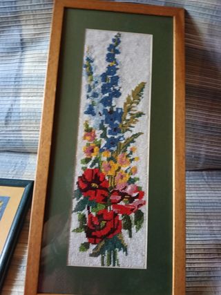 2 Cuadros Bordados a Mano: Flores