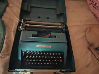 Olivetti Studio 45 - Máquina de escribir