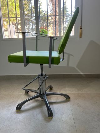Silla de peluquería con base hidráulica 