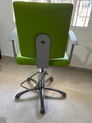 Silla de peluquería con base hidráulica 