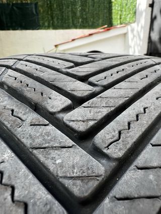 2 Ruedas Hankook Kinergy 235/50/18 usadas 