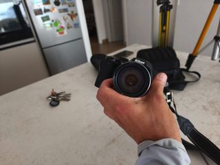 Cámara Nikon Coolpix P530 + Trípode