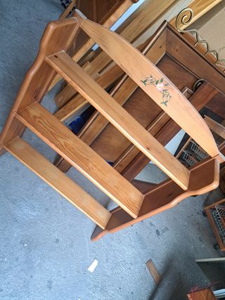 Estantería infantil de madera