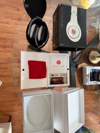 Cascos Beats Studio Blanco