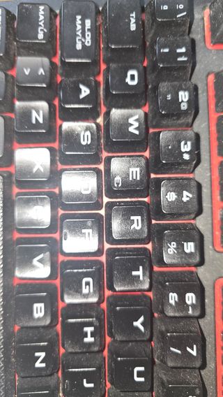 Teclado Corsair Strafe RGB