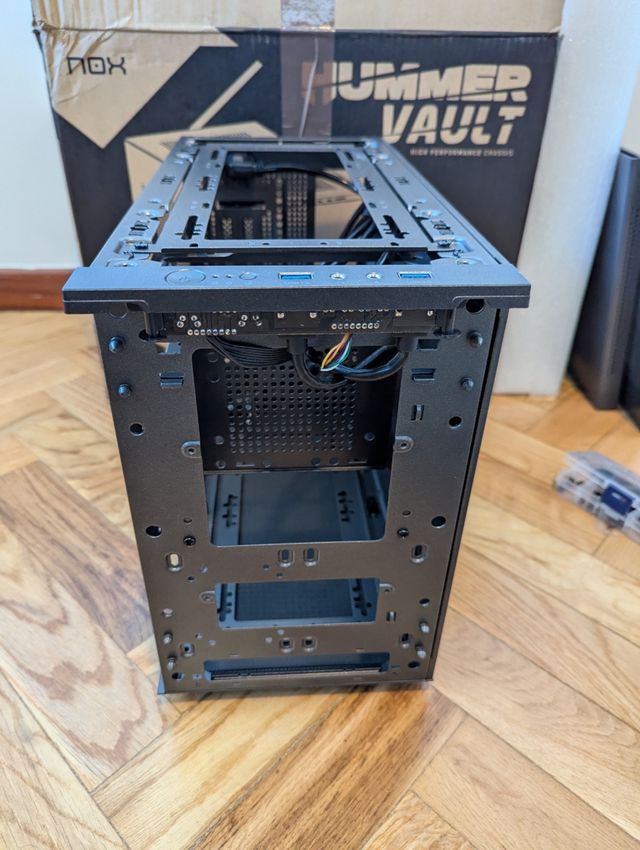 Nox Hummer Vault (SAMA IM01) - Caja PC