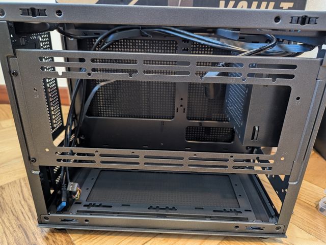 Nox Hummer Vault (SAMA IM01) - Caja PC