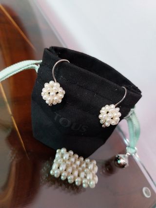 Conjunto de pendientes y anillo de Perlas. 