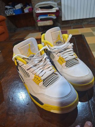 Zapatillas Nike Air Jordan 4 Retro usadas 2 veces 