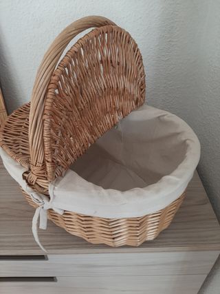 Preciosa Cesta mimbre con tapa