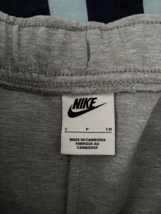 Pantalones Nike Tech Gris