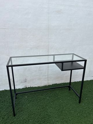 Mesa escritorio Ikea cristal negra