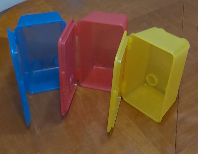 3 scatole Ikea Glis, blu, rosa e gialle