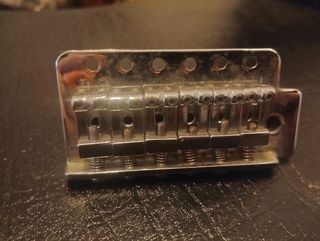 Puente trémolo guitarra eléctrica
