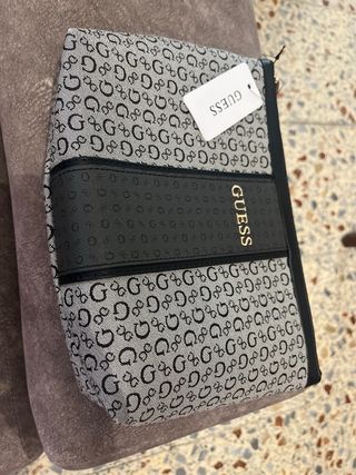 Mochila Guess  + neceser